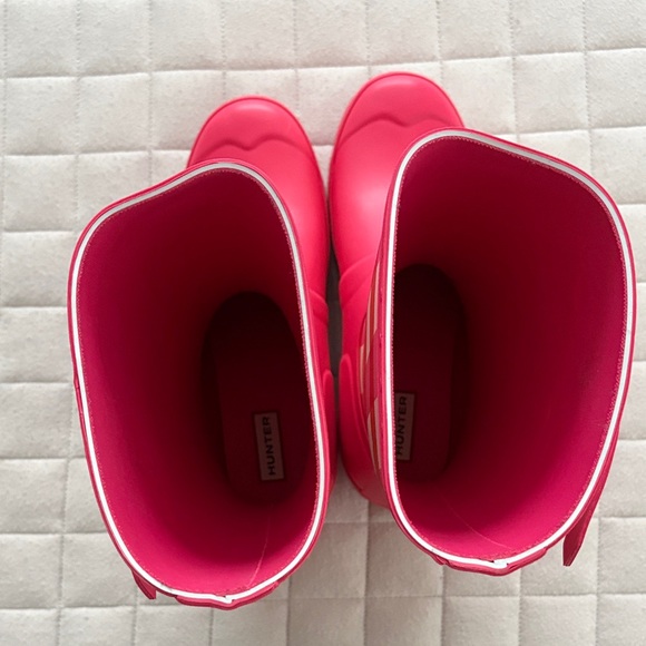 Hunter Women’s Pink and Orange Patterned Rainboots - Picture 7 of 9